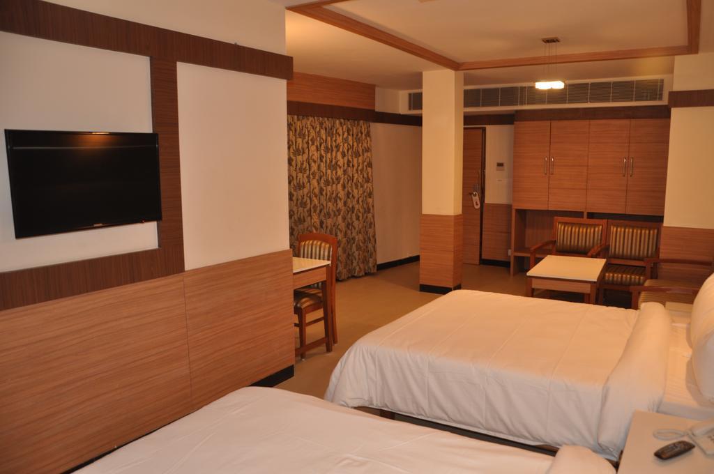 Hotel Sms Grand Inn Веллуру Номер фото