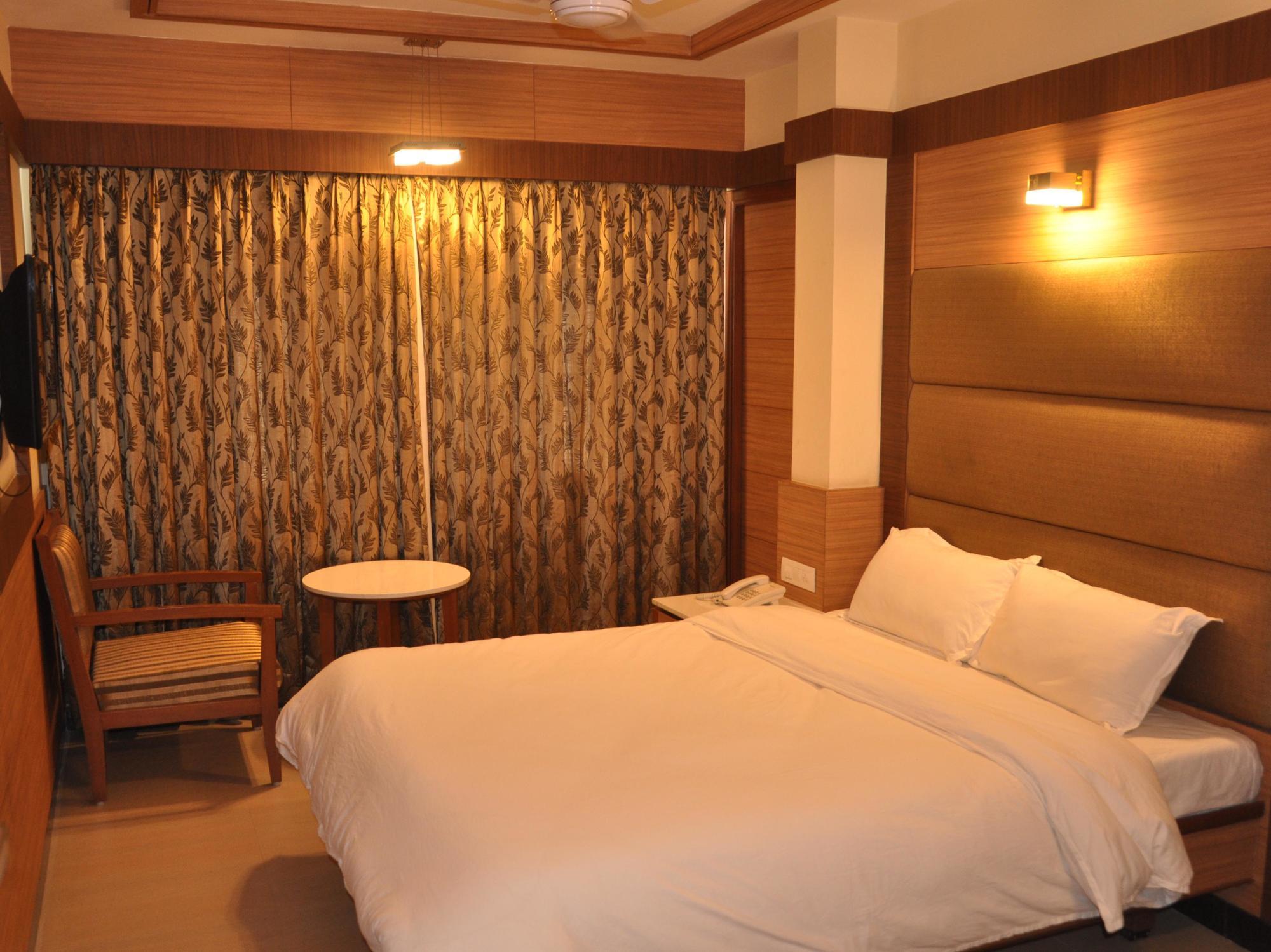 Hotel Sms Grand Inn Веллуру Экстерьер фото